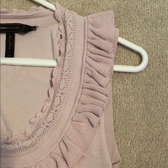 BCBG Stunning Delicate Pink Knit Top - Picture 3 of 6
